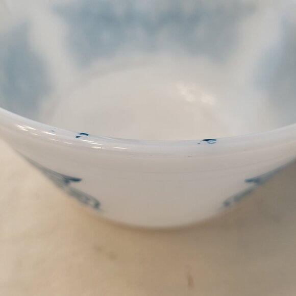 Federal Glass 2 1/2 Quart Mixing Bowl Blue Tulip Floral - Rare Production Error - Picture 4 of 4